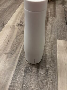 lululemon athletica white insulated bottle - matte white